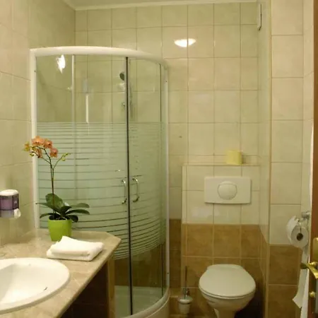 Sante Bed & Breakfast Heviz